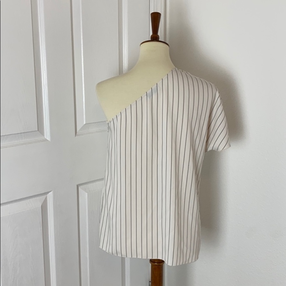 Aritzia Babaton Blouse - Picture 6 of 7